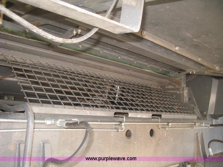 image for item K2999 2011 Massey Ferguson 9560 combine