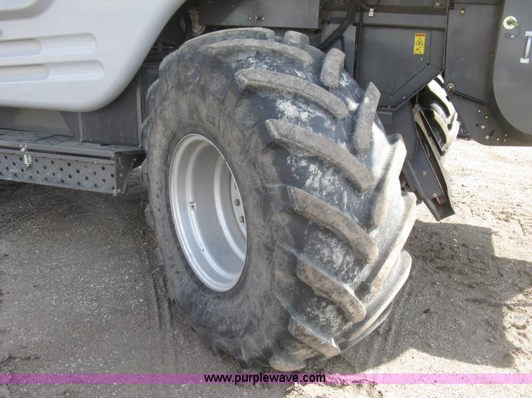 image for item K2999 2011 Massey Ferguson 9560 combine