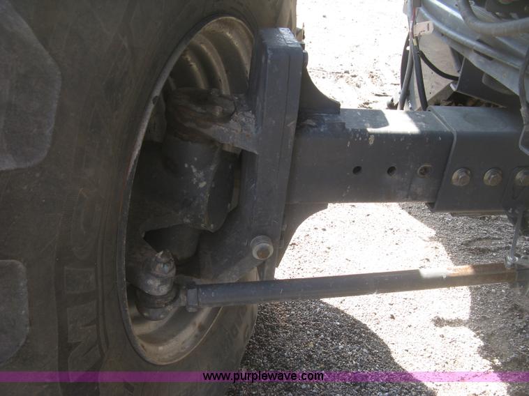 image for item K2999 2011 Massey Ferguson 9560 combine