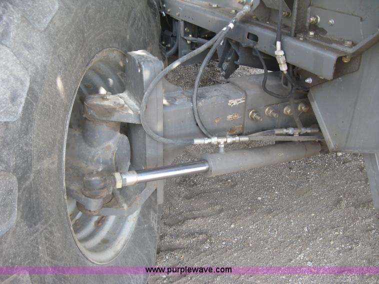 image for item K2999 2011 Massey Ferguson 9560 combine