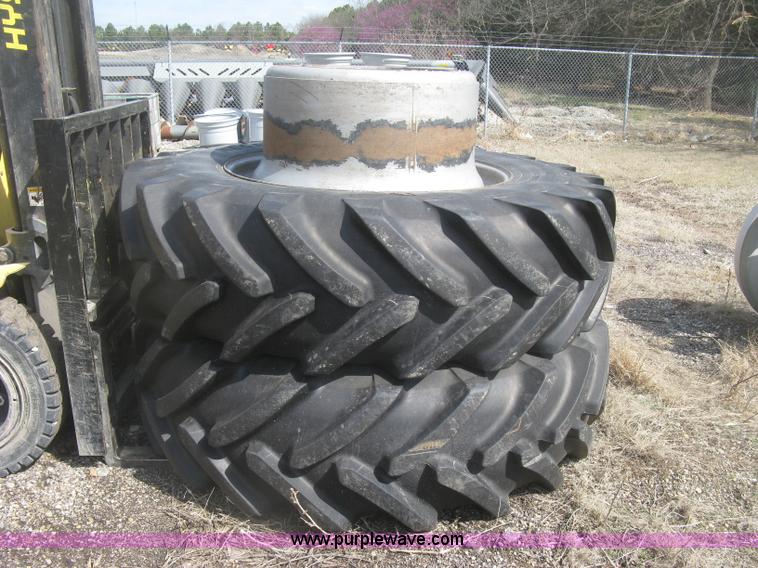 image for item K2999 2011 Massey Ferguson 9560 combine