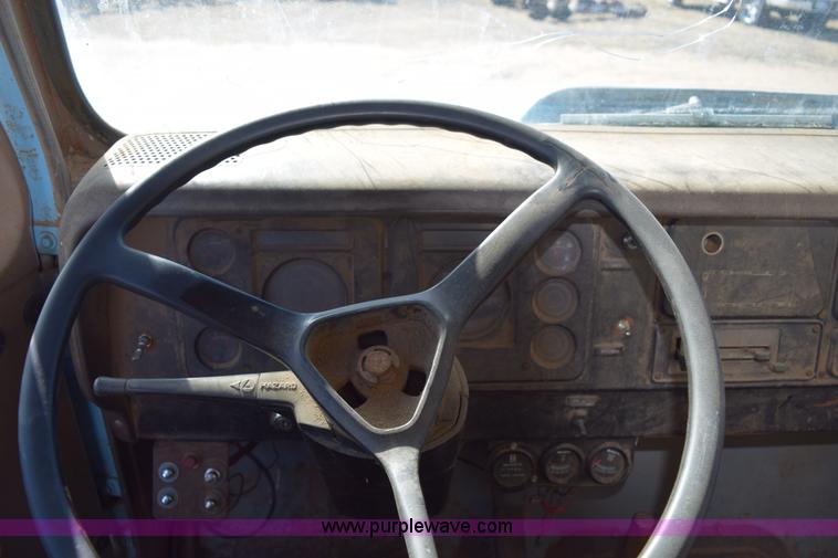 image for item K3204 1979 International S1624 feed truck