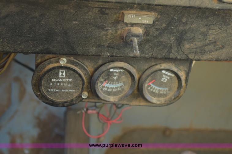 image for item K3204 1979 International S1624 feed truck