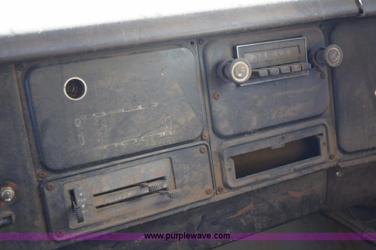 image for item K3204 1979 International S1624 feed truck