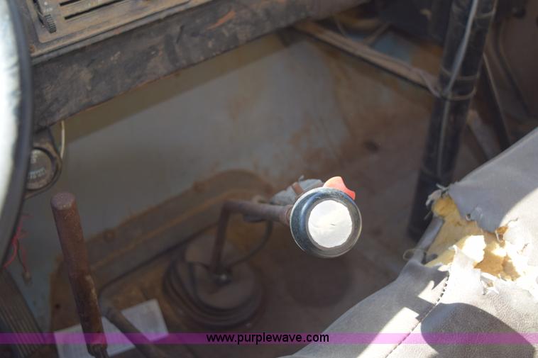 image for item K3204 1979 International S1624 feed truck