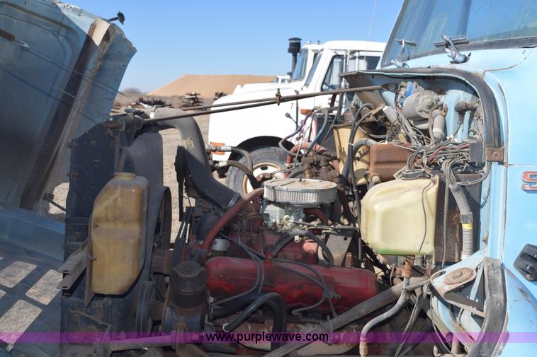 image for item K3204 1979 International S1624 feed truck