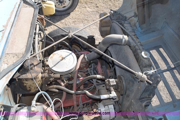 image for item K3204 1979 International S1624 feed truck