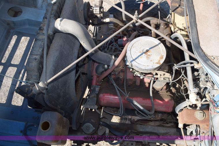 image for item K3204 1979 International S1624 feed truck