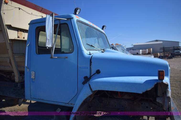 image for item K3204 1979 International S1624 feed truck