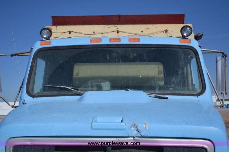 image for item K3204 1979 International S1624 feed truck