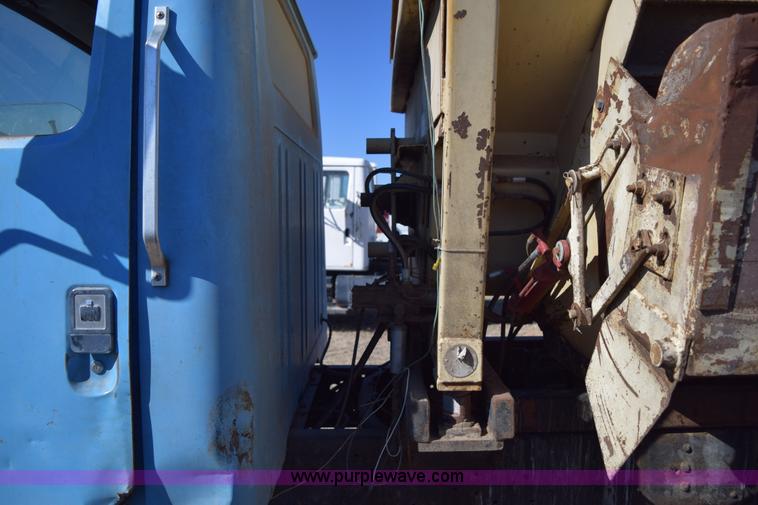 image for item K3204 1979 International S1624 feed truck