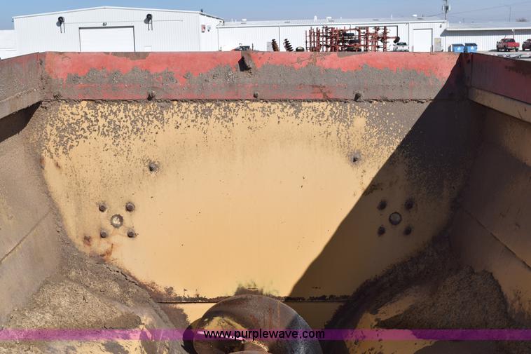 image for item K3204 1979 International S1624 feed truck