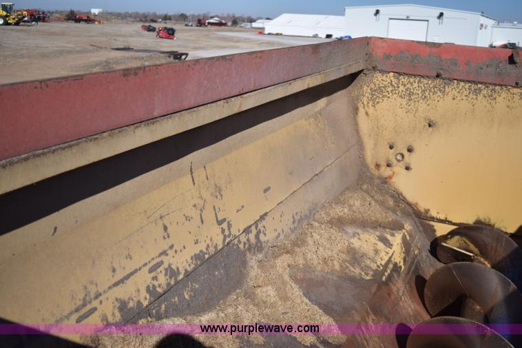 image for item K3204 1979 International S1624 feed truck