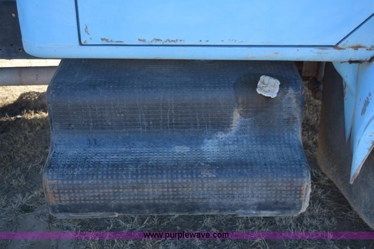 image for item K3204 1979 International S1624 feed truck