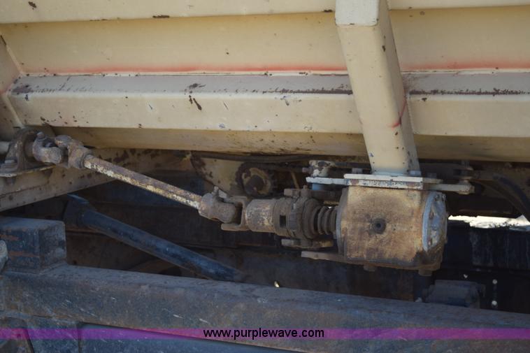 image for item K3204 1979 International S1624 feed truck