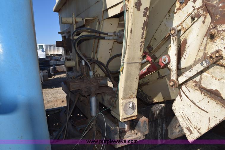 image for item K3204 1979 International S1624 feed truck