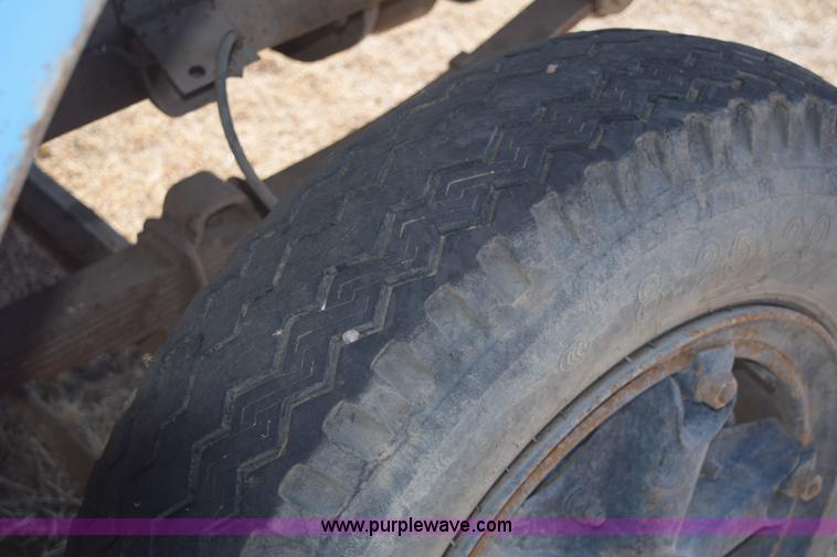 image for item K3204 1979 International S1624 feed truck