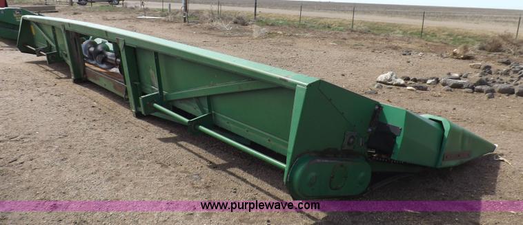 image for item K3773 John Deere 1243 corn head