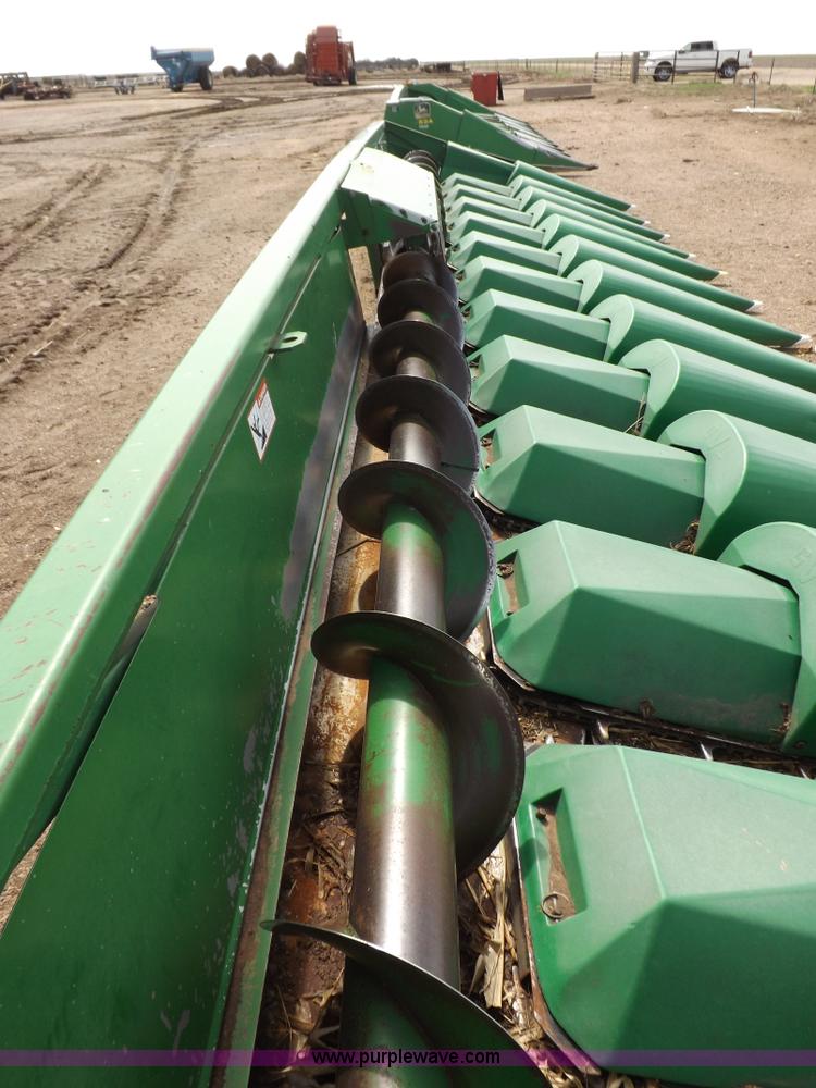image for item K3773 John Deere 1243 corn head
