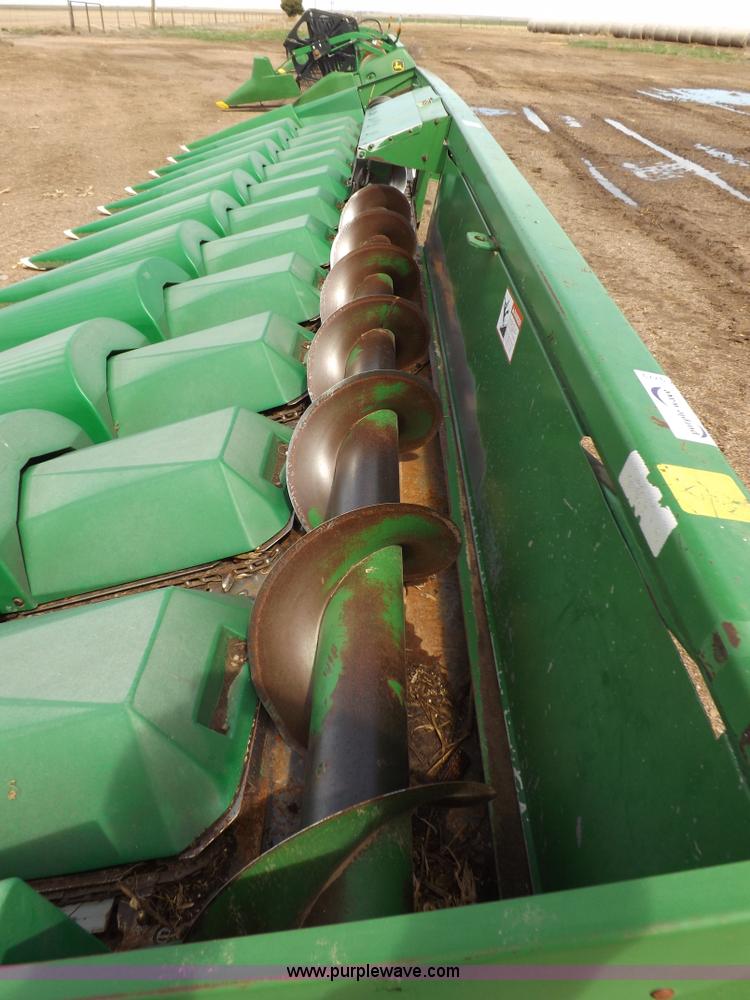 image for item K3773 John Deere 1243 corn head