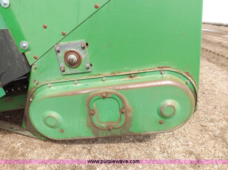 image for item K3773 John Deere 1243 corn head