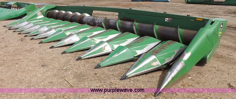 image for item K3774 John Deere 1253A row crop head