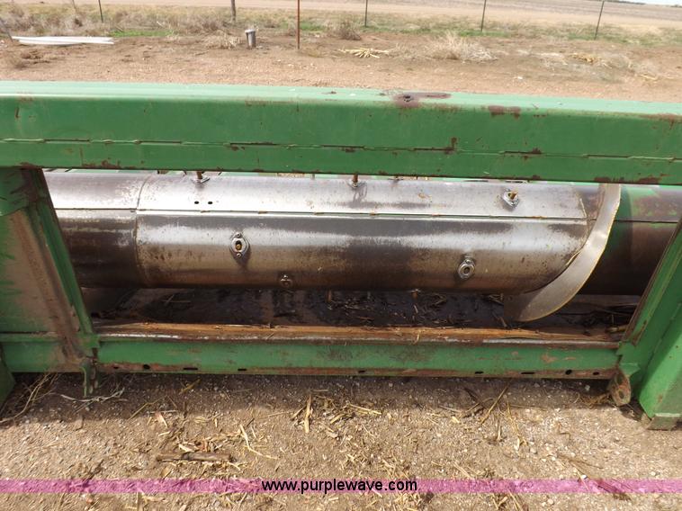 image for item K3774 John Deere 1253A row crop head