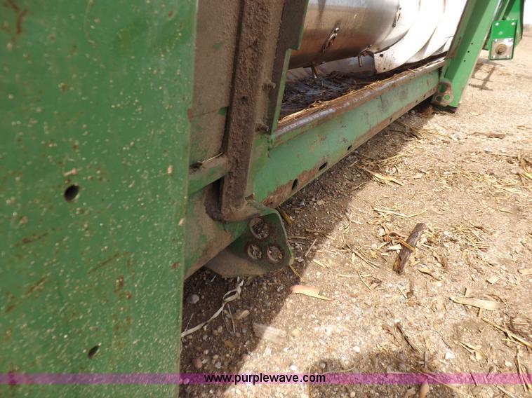 image for item K3774 John Deere 1253A row crop head