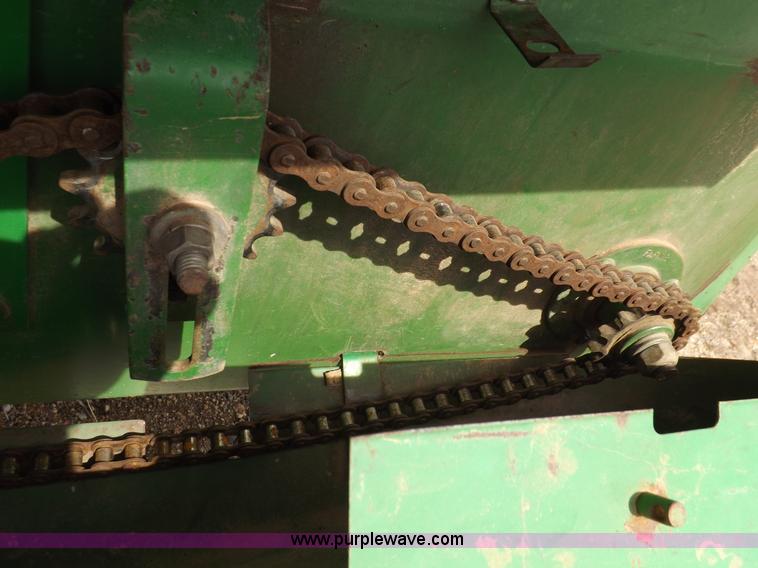 image for item K3774 John Deere 1253A row crop head