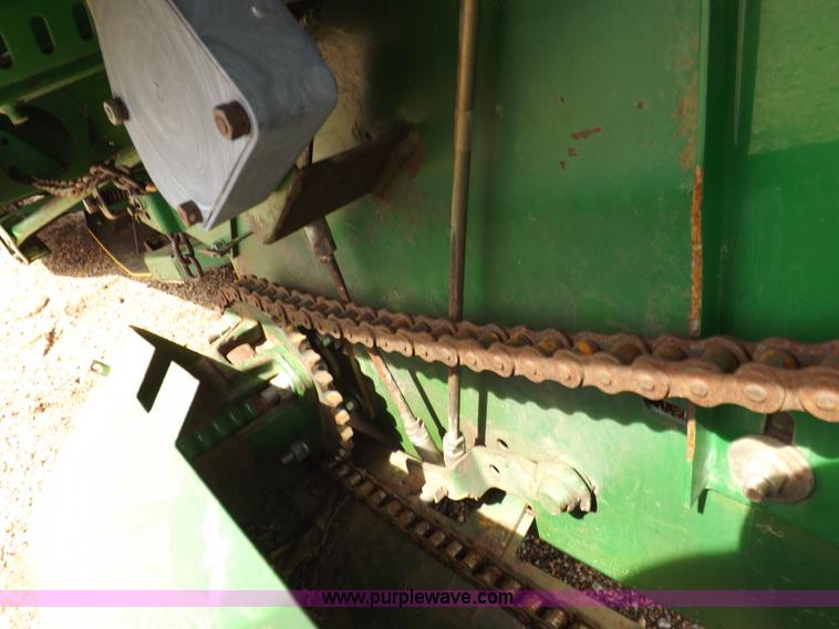 image for item K3774 John Deere 1253A row crop head