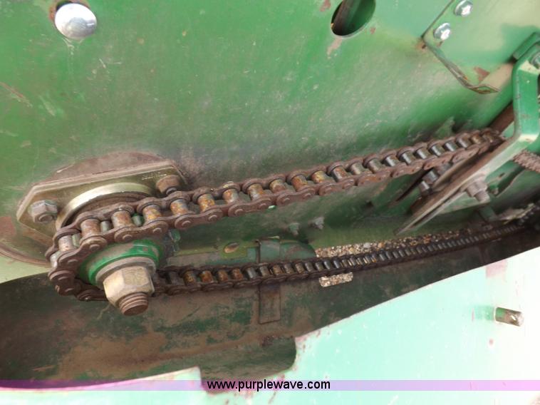 image for item K3774 John Deere 1253A row crop head