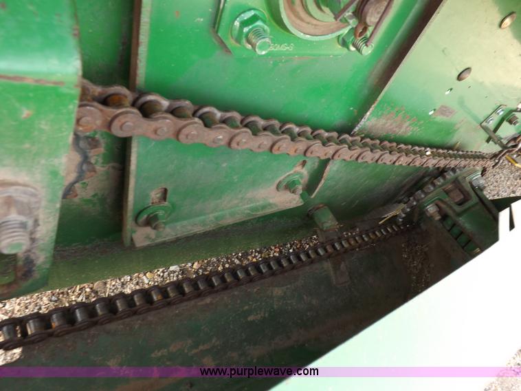 image for item K3774 John Deere 1253A row crop head