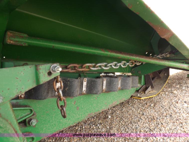image for item K3774 John Deere 1253A row crop head