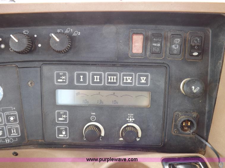 image for item K3788 1995 John Deere 8300 MFWD tractor