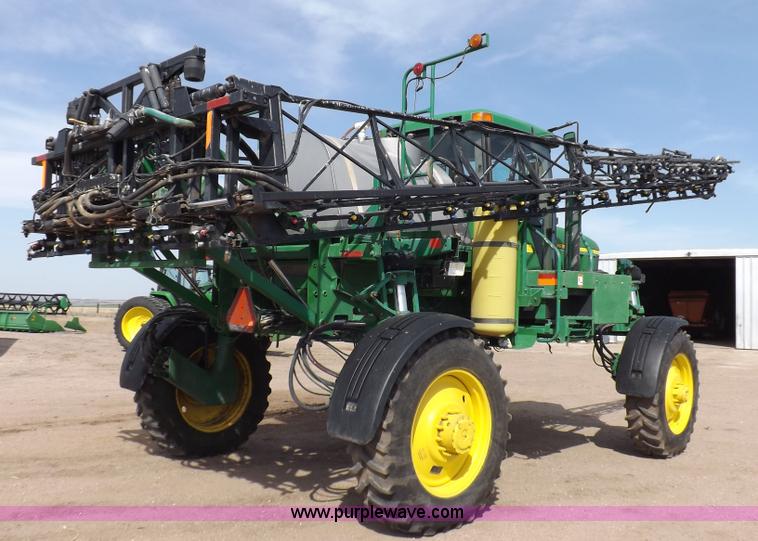 image for item K3789 1998 John Deere 4700 self-propelled sprayer