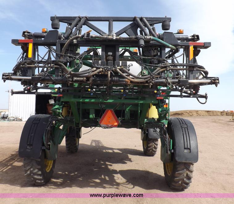 image for item K3789 1998 John Deere 4700 self-propelled sprayer