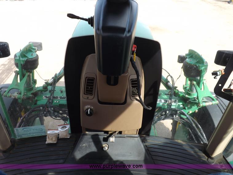 image for item K3789 1998 John Deere 4700 self-propelled sprayer