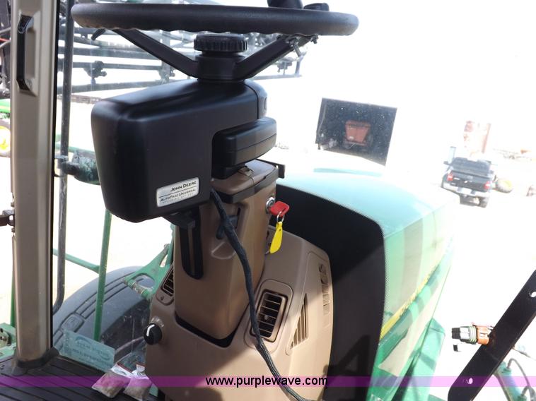 image for item K3789 1998 John Deere 4700 self-propelled sprayer