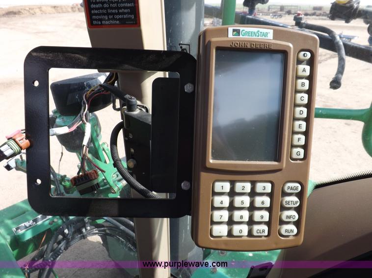 image for item K3789 1998 John Deere 4700 self-propelled sprayer