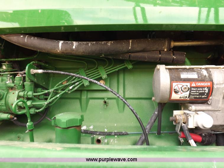 image for item K3789 1998 John Deere 4700 self-propelled sprayer