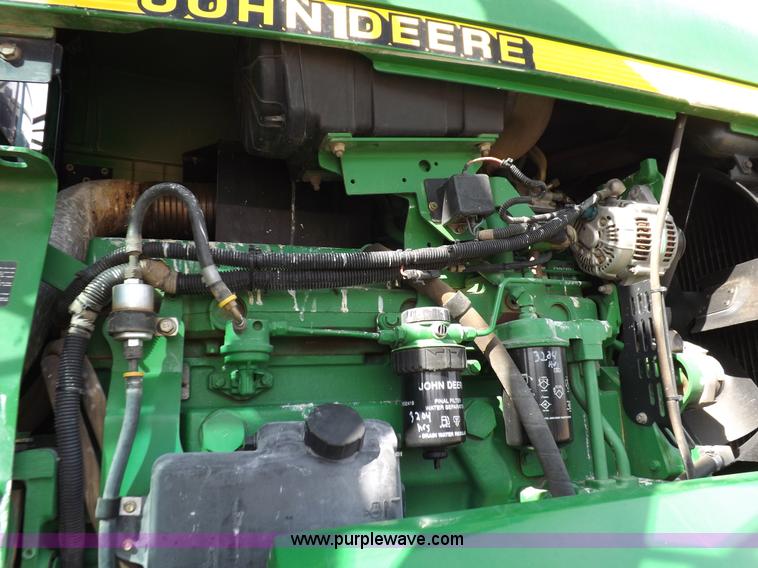 image for item K3789 1998 John Deere 4700 self-propelled sprayer