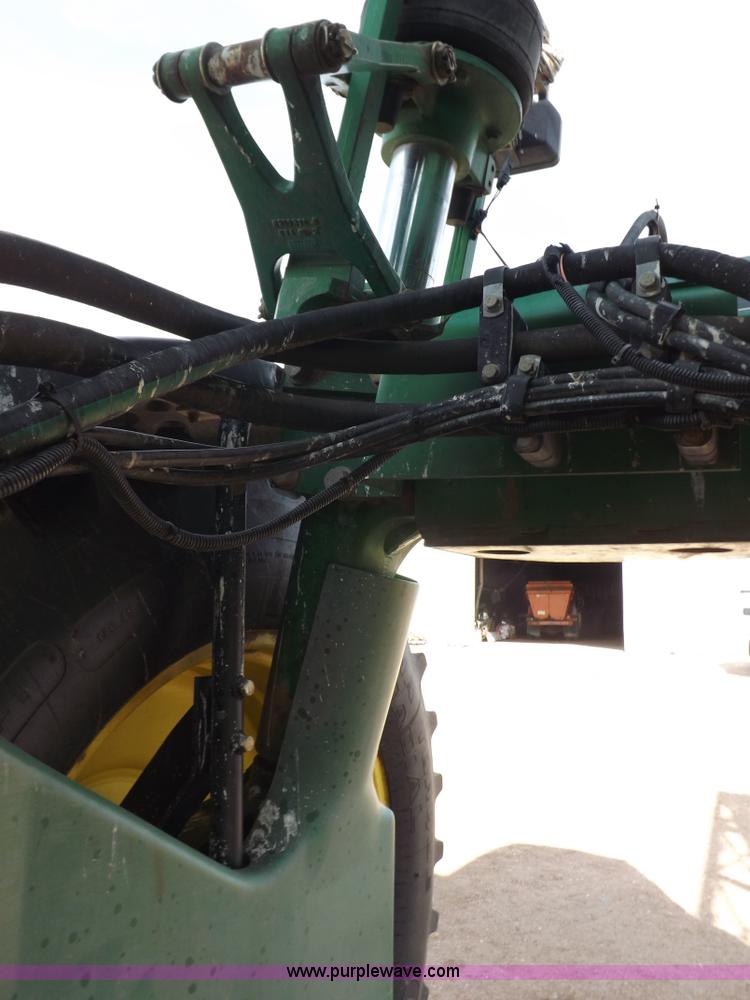 image for item K3789 1998 John Deere 4700 self-propelled sprayer