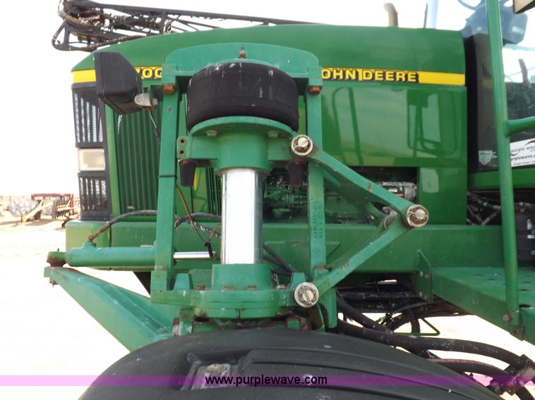 image for item K3789 1998 John Deere 4700 self-propelled sprayer