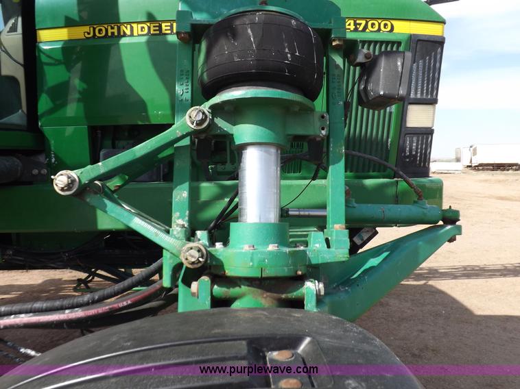image for item K3789 1998 John Deere 4700 self-propelled sprayer