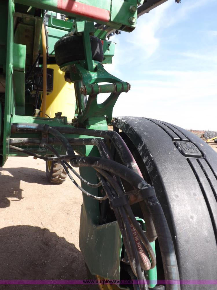 image for item K3789 1998 John Deere 4700 self-propelled sprayer
