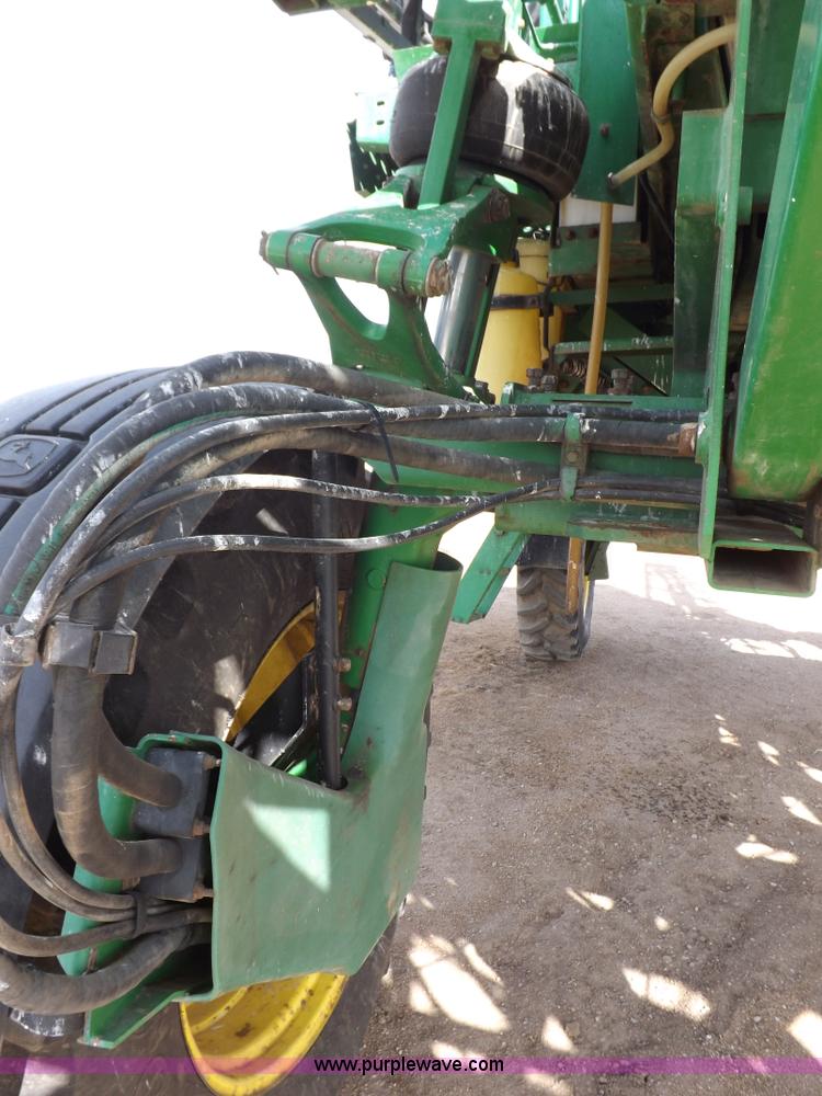 image for item K3789 1998 John Deere 4700 self-propelled sprayer