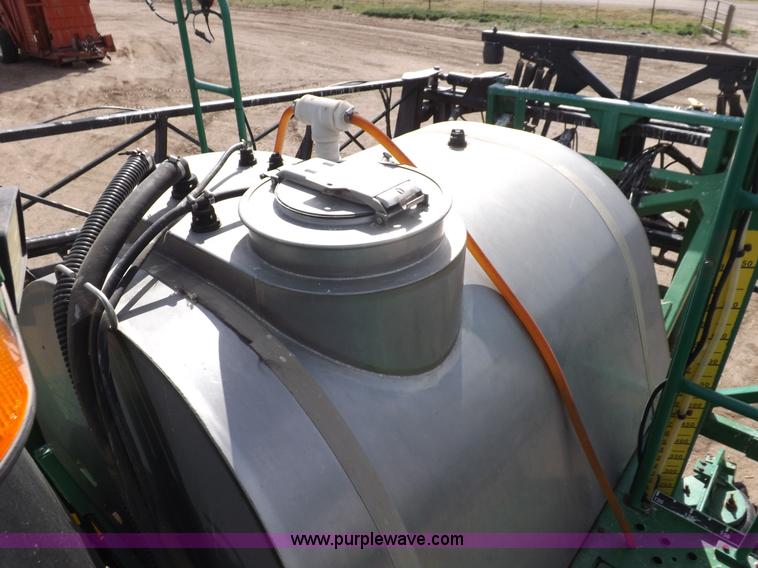 image for item K3789 1998 John Deere 4700 self-propelled sprayer