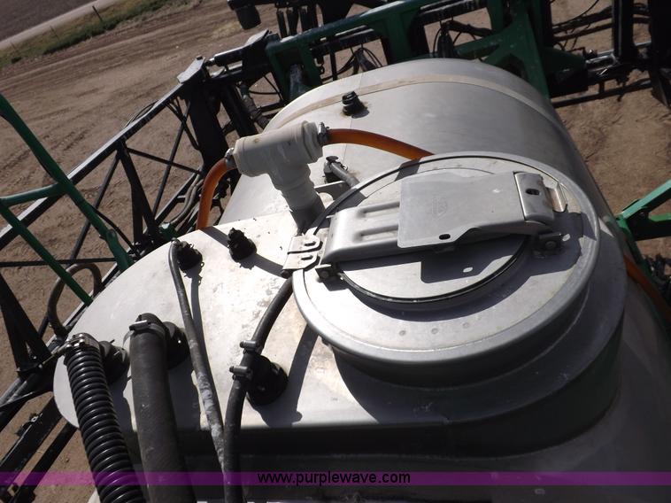 image for item K3789 1998 John Deere 4700 self-propelled sprayer