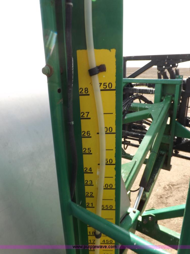 image for item K3789 1998 John Deere 4700 self-propelled sprayer