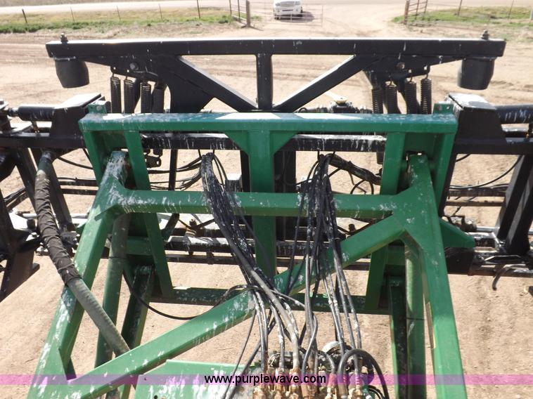 image for item K3789 1998 John Deere 4700 self-propelled sprayer